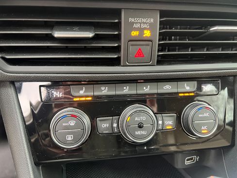 Used 2019 Volkswagen Jetta SE image 20