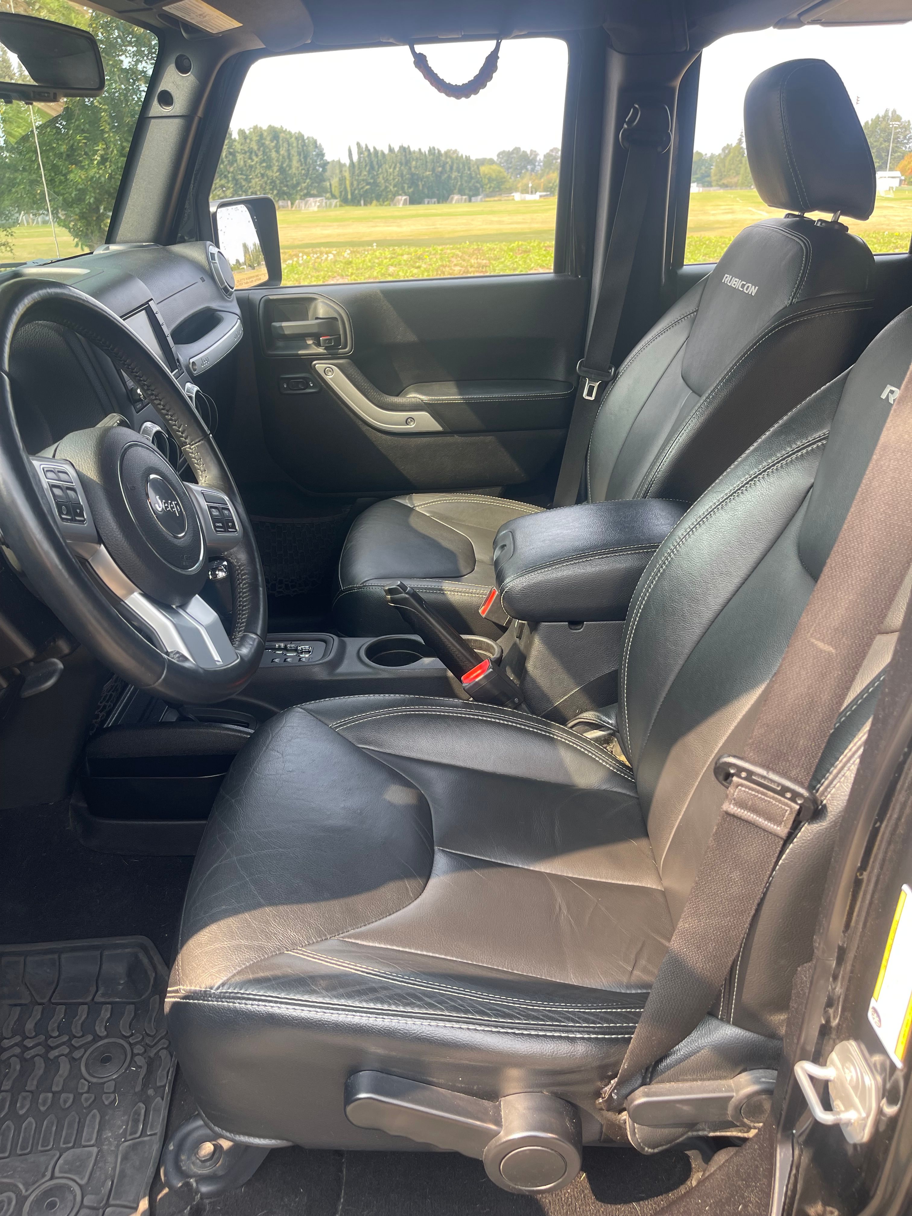 Used 2016 Jeep Wrangler Unlimited Rubicon AWD/4WD image 11