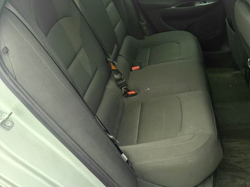 Used 2016 Chevrolet Malibu LT image 1