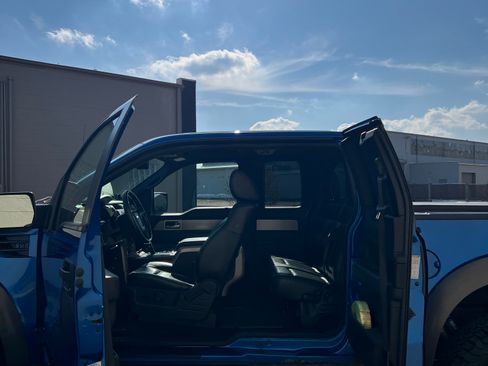 Used 2010 Ford F150 Raptor image 17