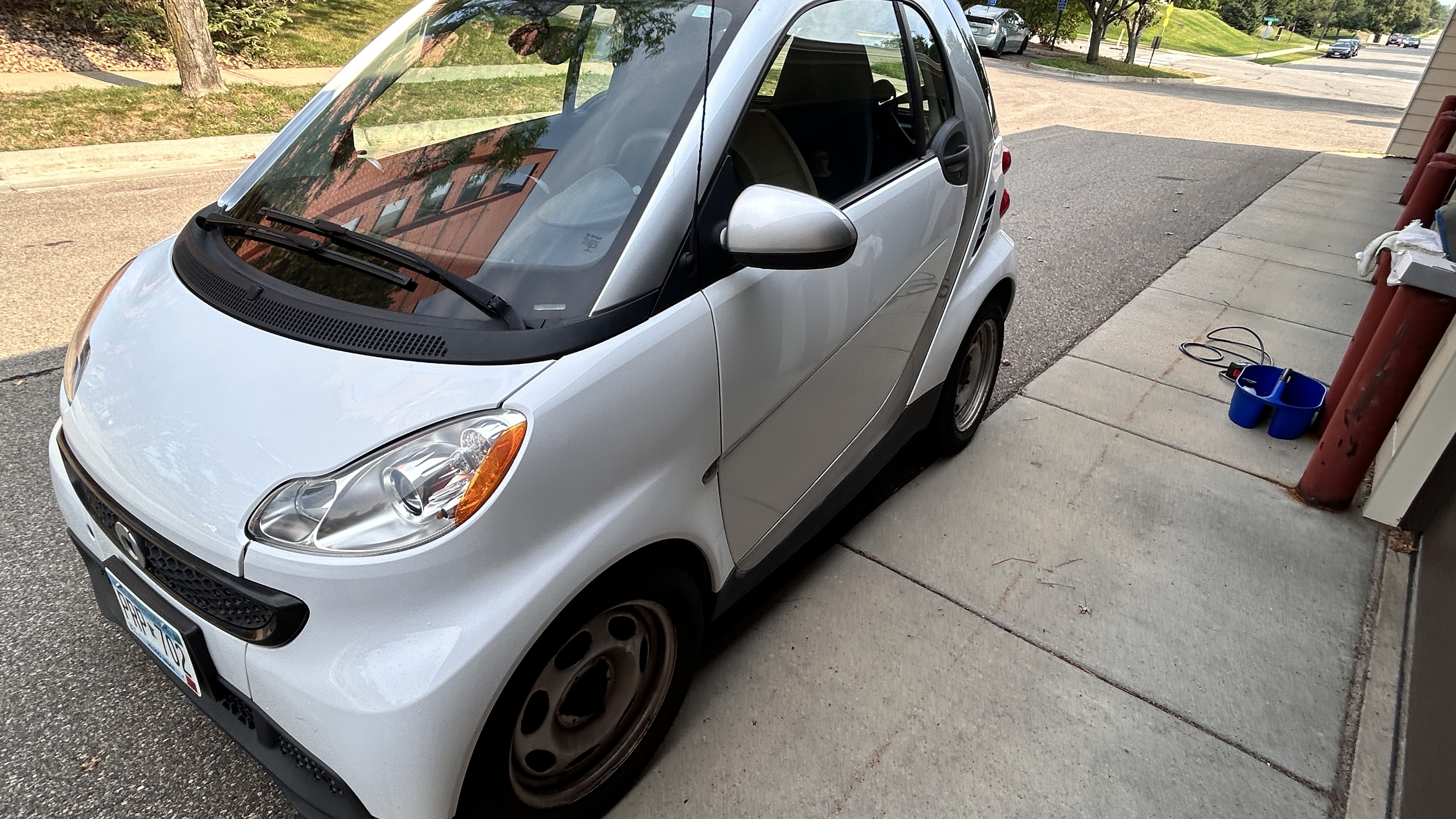 Used 2014 smart fortwo pure RWD image 5