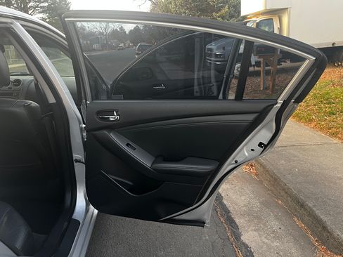 Used 2012 Nissan Altima 2.5 SL w/ 2.5SL Pkg image 16