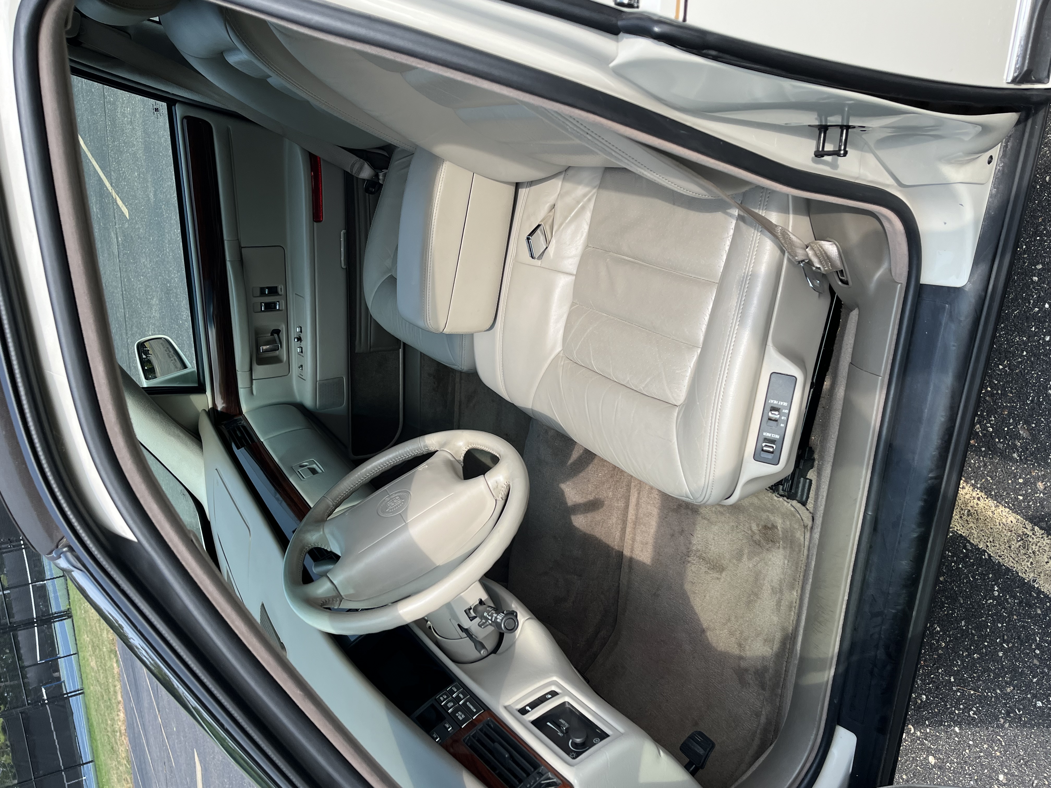 Used 1996 Cadillac De Ville Sedan FWD image 16
