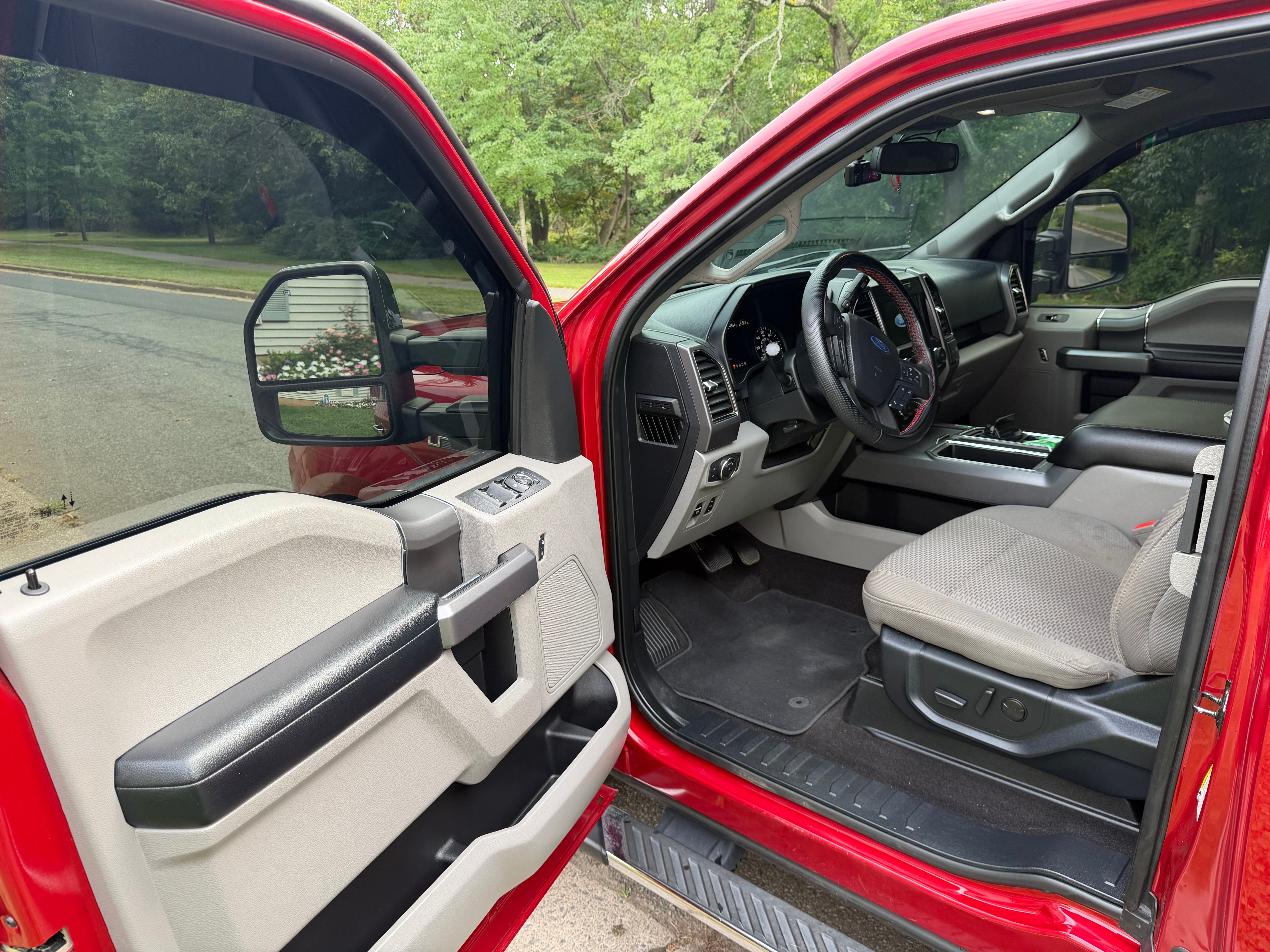 Used 2020 Ford F150 XLT w/ Equipment Group 302A Luxury AWD/4WD image 13