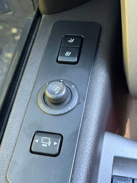 Used 2011 Ford F250 Lariat w/ Lariat Interior Pkg AWD/4WD image 19