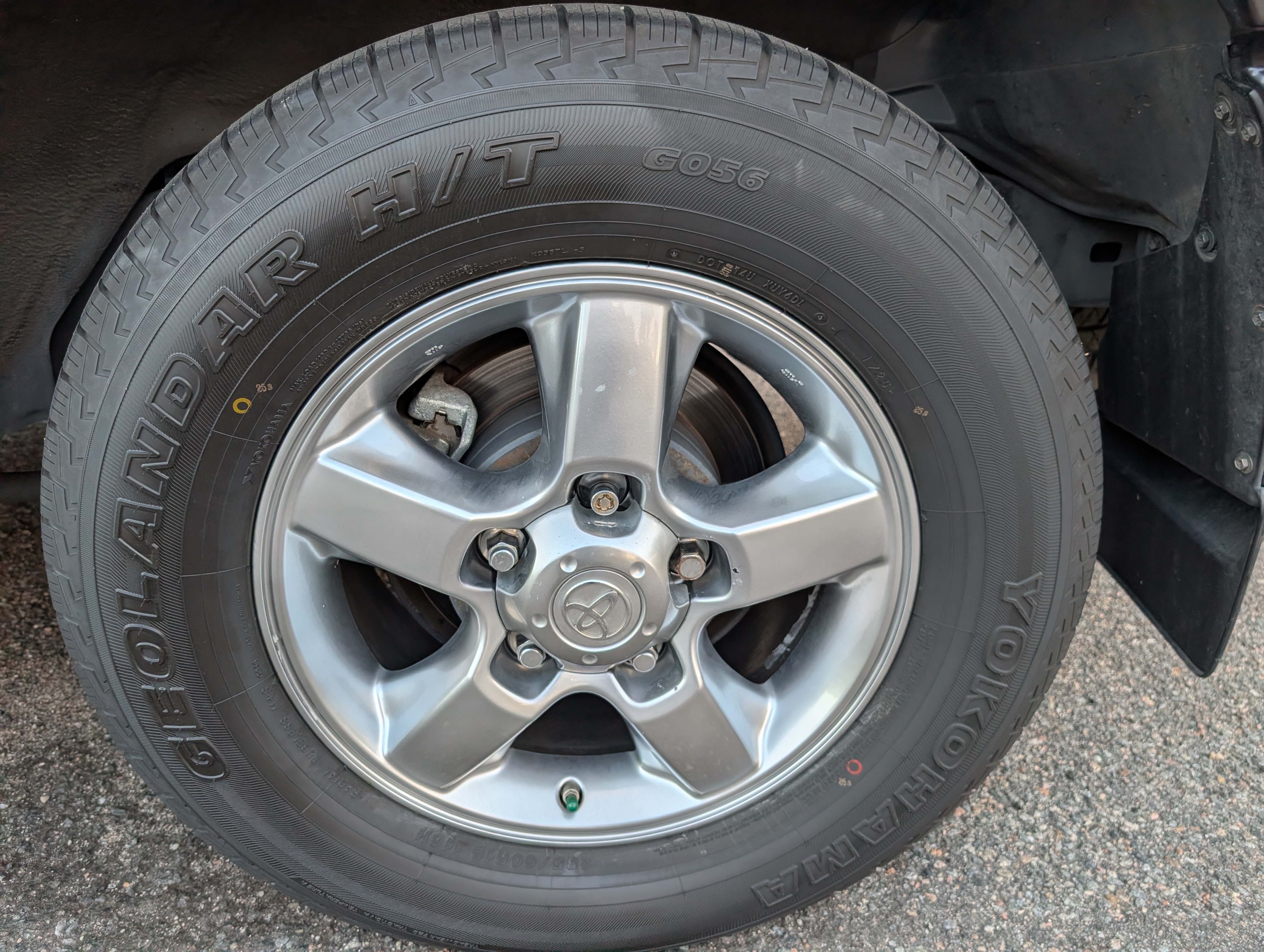 Used 2006 Toyota Land Cruiser w/ Convenience Pkg AWD/4WD image 16