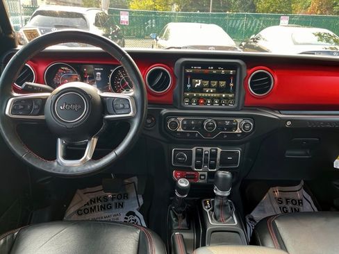 Used 2018 Jeep Wrangler Unlimited Rubicon image 13