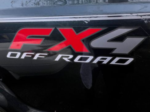 Used 2005 Ford F250 XLT image 8