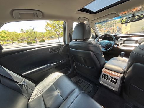 Used 2014 Toyota Avalon XLE Premium FWD image 18