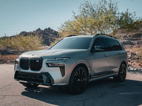 Used 2025 BMW X7 M60i w/ M Sport Professional Package image 1
