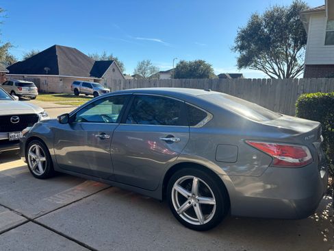 Used 2015 Nissan Altima 3.5 SL image 11