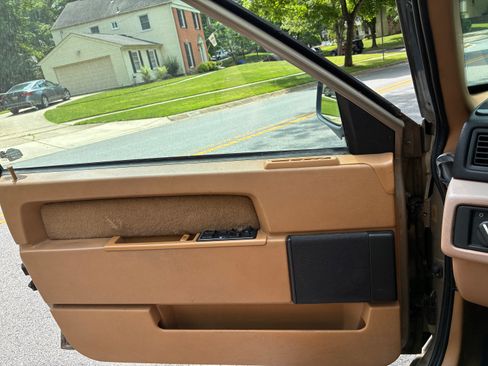 Used 1994 Volvo 940 Turbo RWD image 8