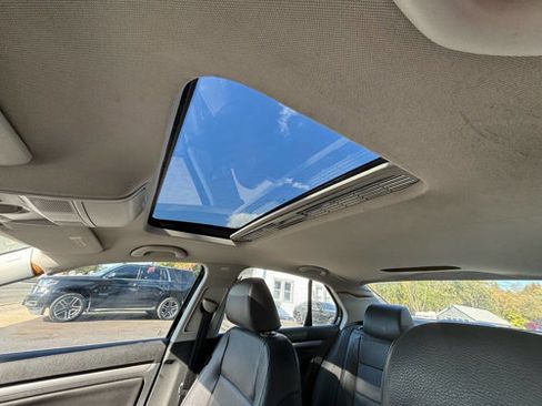 Used 2009 Volkswagen Jetta SEL image 9