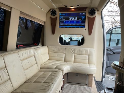 Used 2008 Dodge Sprinter 2500 image 16