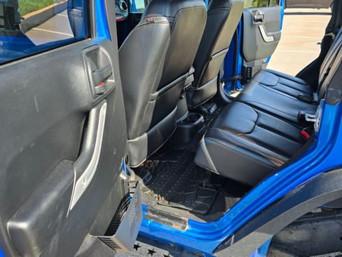 Used 2016 Jeep Wrangler Unlimited Rubicon image 20