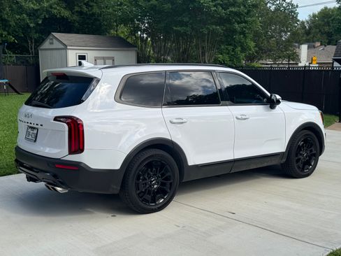 Used 2022 Kia Telluride SX w/ SX Prestige Package image 6