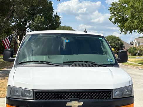 Used 2021 Chevrolet Express 2500 w/ Driver Convenience Package RWD image 5