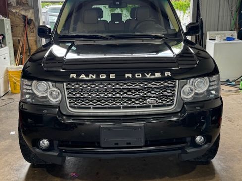 Used 2010 Land Rover Range Rover HSE LUX image 9