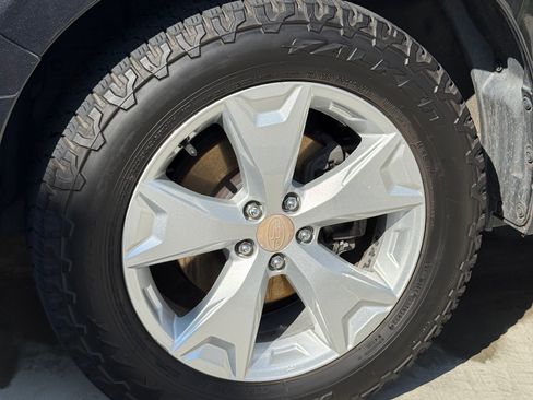 Used 2016 Subaru Forester 2.5i Limited w/ Popular Package #2 image 11