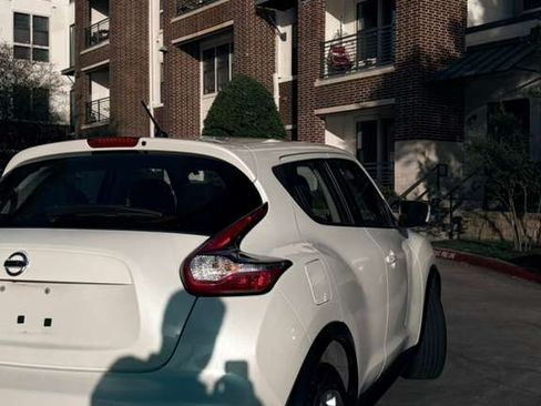 Used 2016 Nissan Juke S image 2