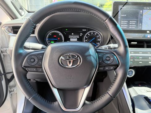 Used 2021 Toyota Venza XLE w/ Softex Package AWD/4WD image 24
