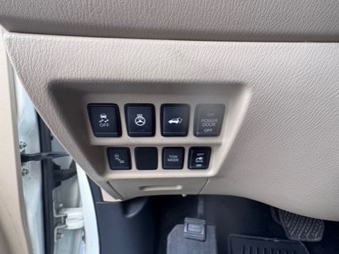 Used 2017 Nissan Pathfinder Platinum w/ Cargo Package image 9