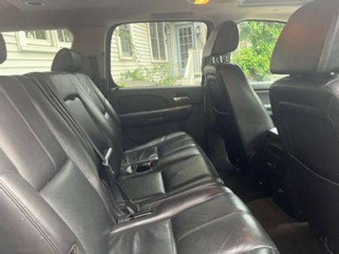 Used 2008 GMC Yukon XL SLT AWD/4WD image 16