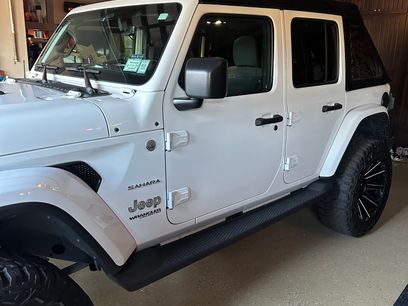 Used 2019 Jeep Wrangler Unlimited Sahara w/ Uconnect 4C Nav & Sound Group