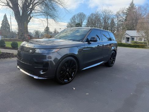 Used 2024 Land Rover Range Rover Sport Dynamic SE image 2