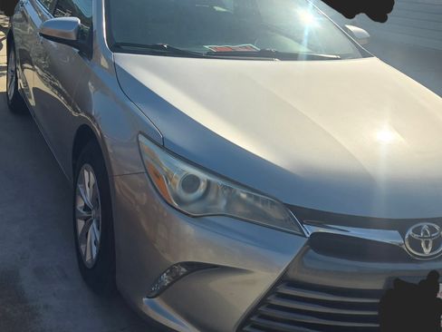 Used 2016 Toyota Camry LE FWD image 2