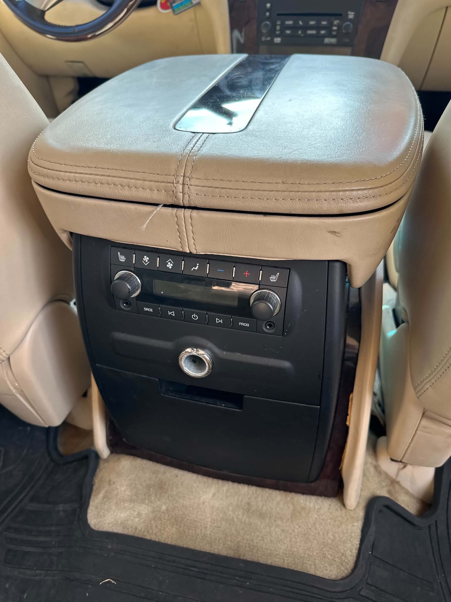 Used 2007 Cadillac Escalade ESV AWD w/ Information Package image 16