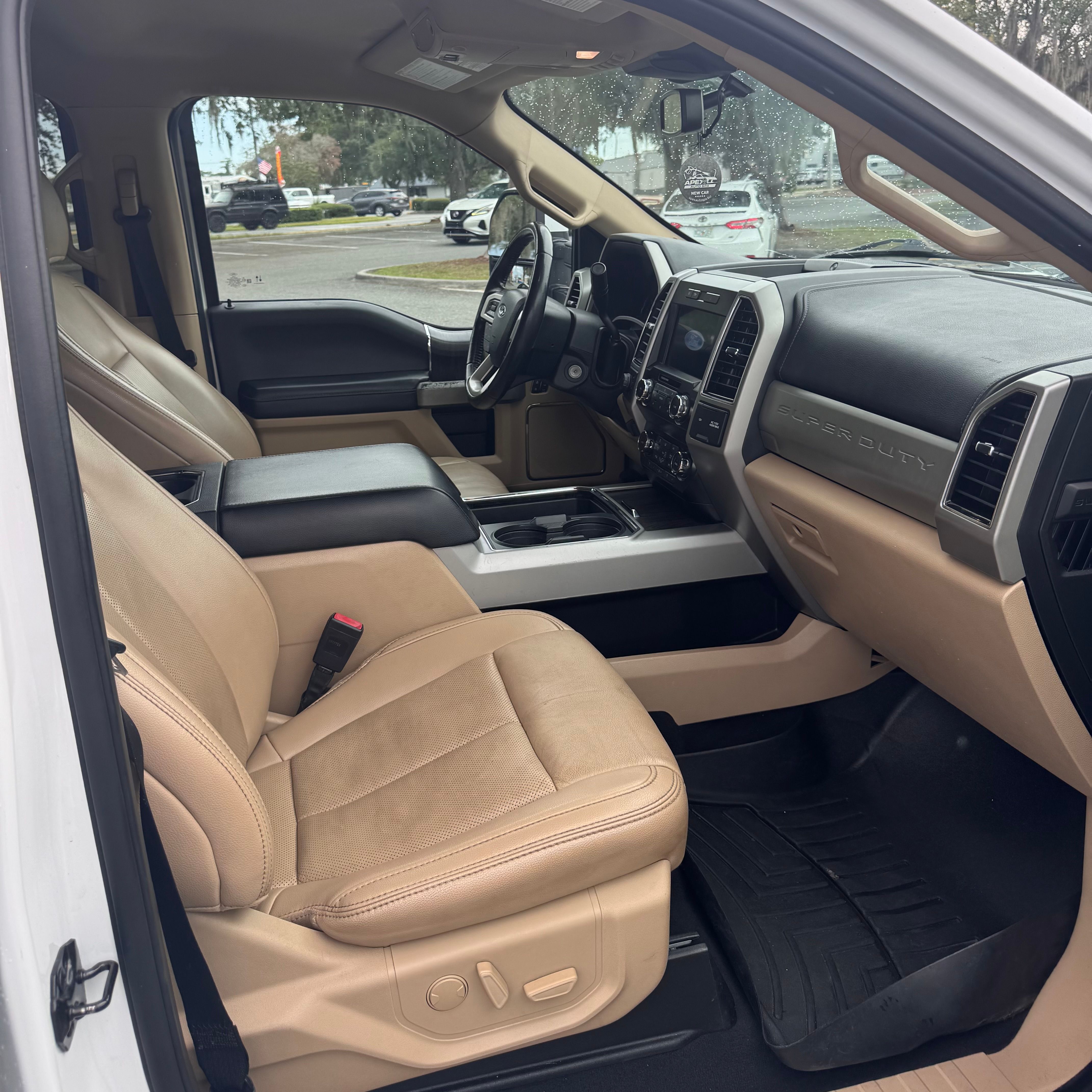 Used 2021 Ford F250 Lariat w/ Lariat Value Package AWD/4WD image 6