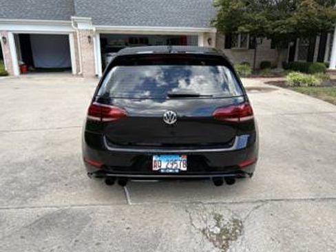 Used 2018 Volkswagen Golf 4-Door image 9