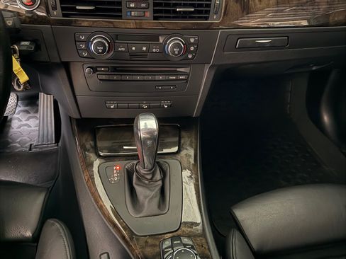 Used 2009 BMW 335i xDrive Coupe image 4