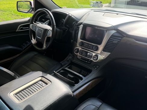 Used 2020 GMC Yukon Denali w/ Denali Ultimate Package AWD/4WD image 15