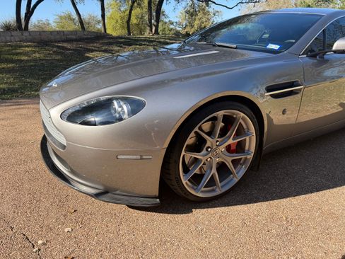 Used 2006 Aston Martin V8 Vantage Coupe 2D image 28