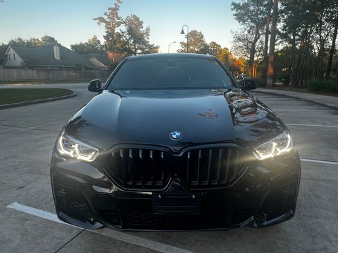 Used 2022 BMW X6 M50i w/ Executive Package image 5