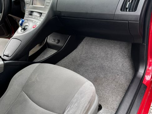 Used 2014 Toyota Prius Three image 10