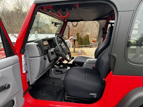 Used 1998 Jeep Wrangler SE image 19