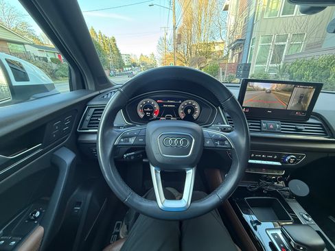 Used 2021 Audi Q5 2.0T Premium Plus w/ Premium Plus Package image 17