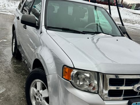 Used 2011 Ford Escape XLT w/ 201A Rapid Spec Order Code image 2