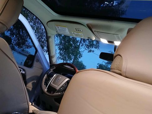 Used 2015 Lincoln Navigator 2WD w/ Equipment Group 101A Reserve image 12