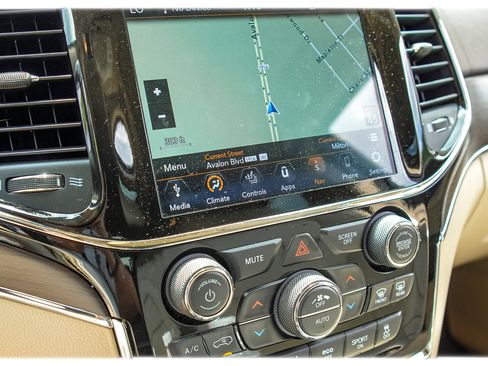 Used 2020 Jeep Grand Cherokee Summit w/ Platinum Series Group image 9