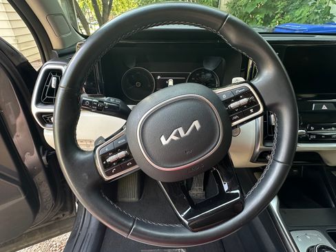Used 2023 Kia Sorento EX FWD image 19