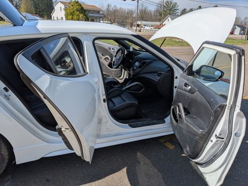 Used 2016 Hyundai Veloster Turbo image 14