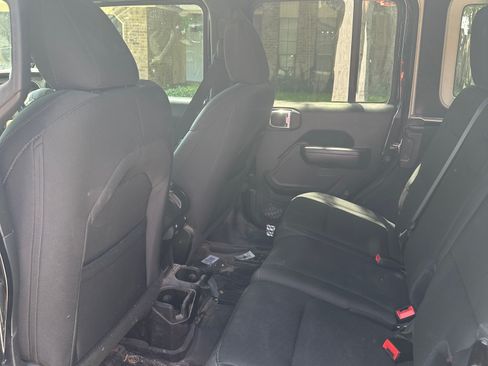Used 2022 Jeep Wrangler Unlimited Sport AWD/4WD image 9