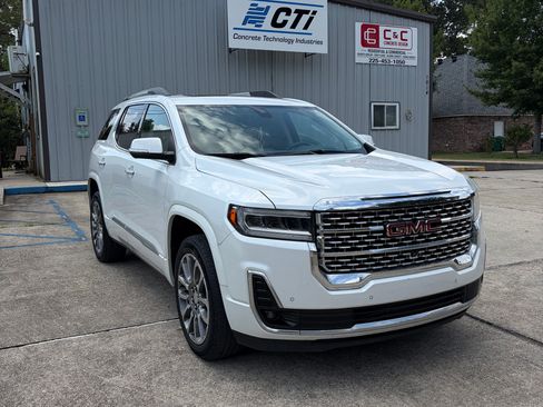 Used 2022 GMC Acadia Denali w/ Denali Ultimate Package FWD image 2