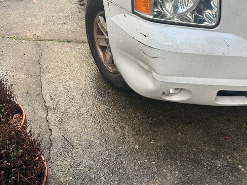 Used 2013 GMC Yukon SLT w/ SLT-2 Equipment Package image 12