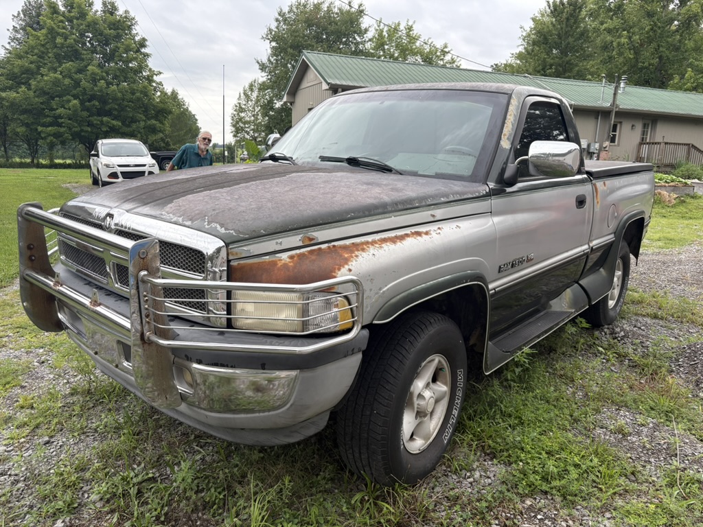 Used 1997 Dodge Ram 1500 Truck 4x4 Regular Cab image 4