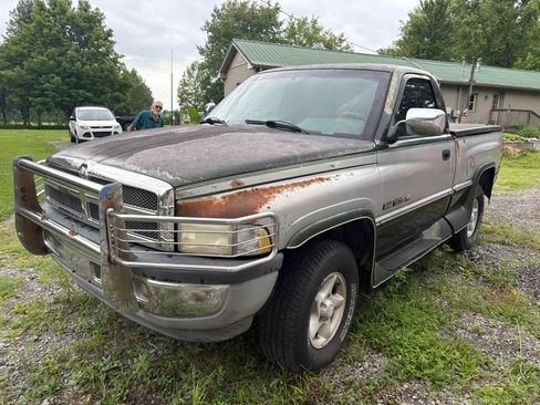 Used 1997 Dodge Ram 1500 Truck 4x4 Regular Cab image 4